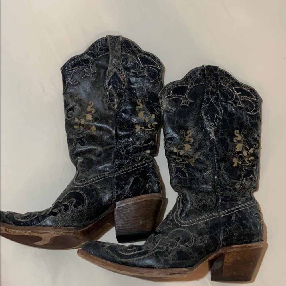 Corral boots